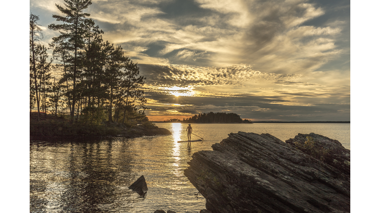 SUNSET PADDLEBOARDING_VOYAGEURS NATIONAL PARK