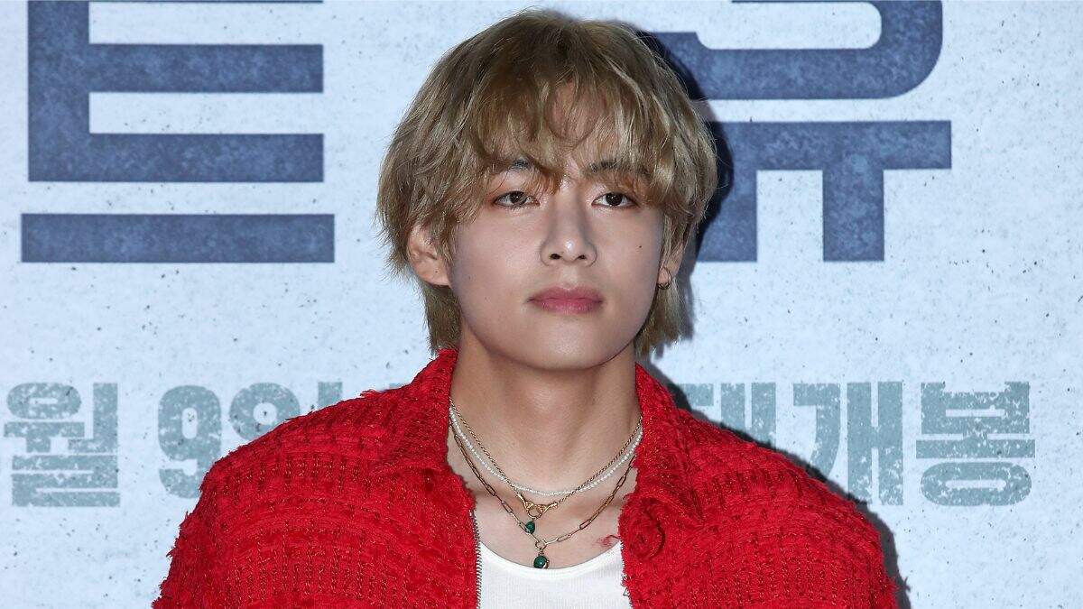 Quick Reviews: BTS's V offers another lo-fi release with “Rainy