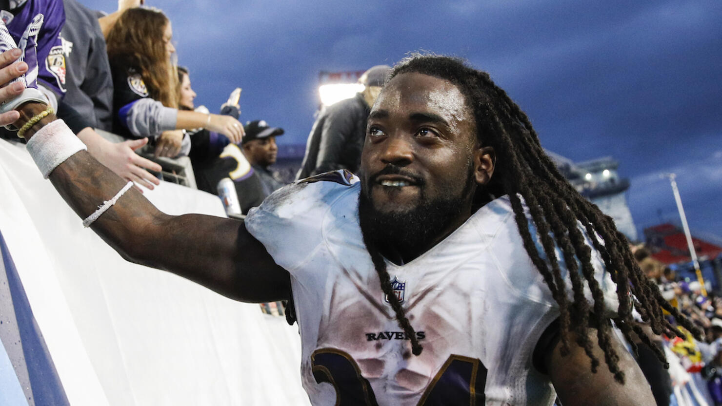 Former NFL running back Alex Collins killed in motorcycle crash