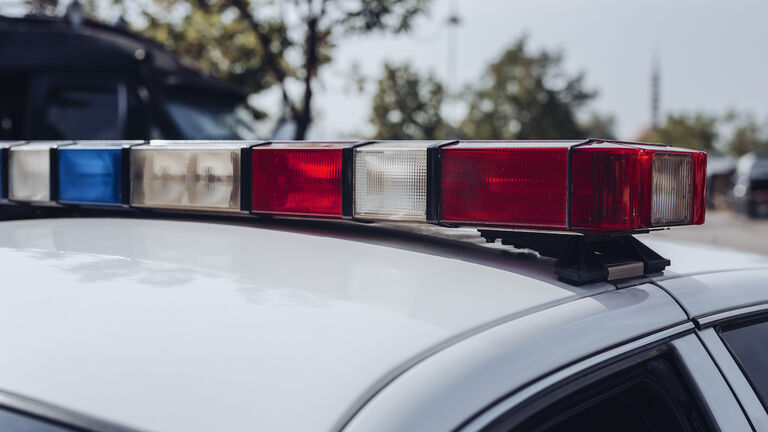 Emergency lights on a us police car