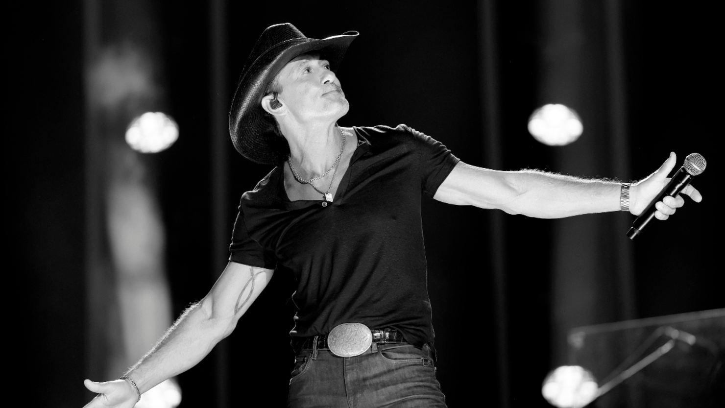 EXCLUSIVE: Tim McGraw Pays Tribute To Late Mets Pitcher Dad Tug McGraw  During World Series