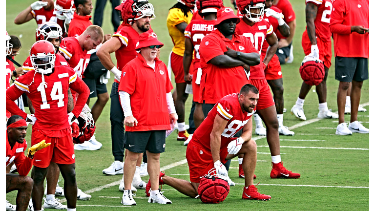 Travis Kelce injury: Chiefs tight end ruled a game-time decision by CEO  Clark Hunt