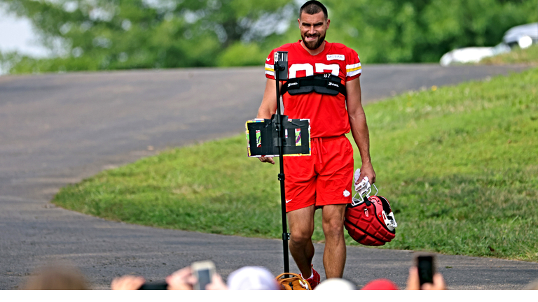 Travis Kelce's Status For NFL Kickoff Game Determined: Report