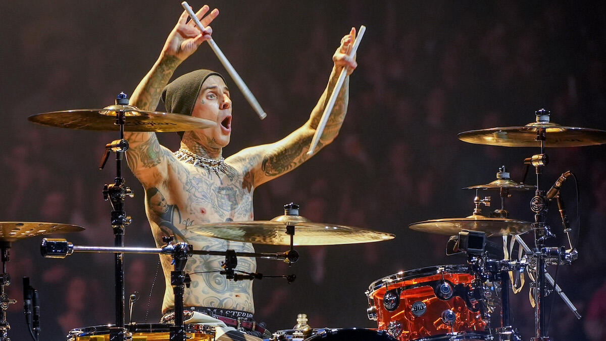 Travis Barker lider ännu en grymTravis Barker lider ännu en grym  