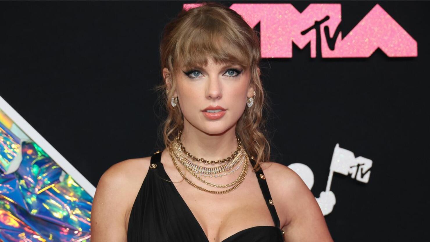 Taylor Swift Fans Solve Google Puzzles To Reveal Album Track Titles, Puzzles