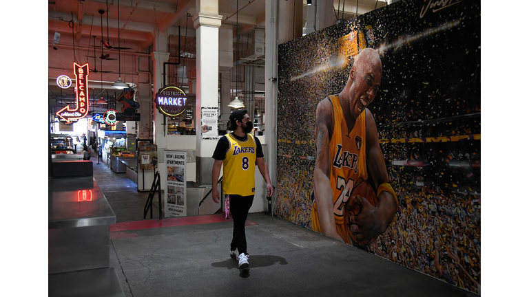 Fans Pay Tribute Marking One Year Since Kobe Bryant Death