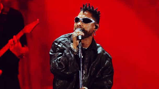 Miguel Delivers Electrifying Medley Of His Classic Hits