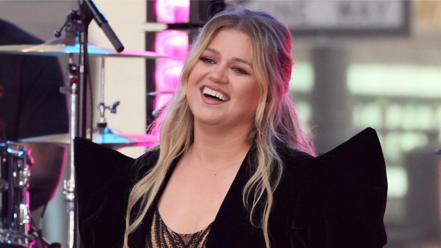 2023 iHeartRadio Music Festival: Kelly Clarkson, Kane Brown and More
