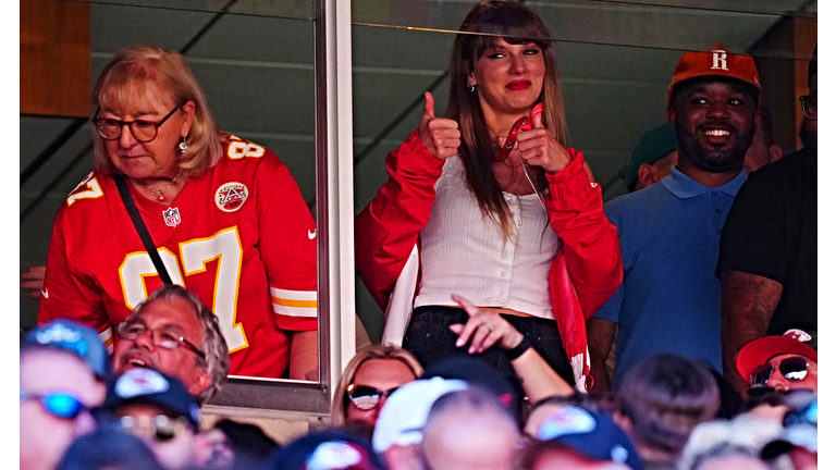 Taylor Swift spotted leaving Arrowhead Stadium with Travis Kelce after  Chiefs-Bears game