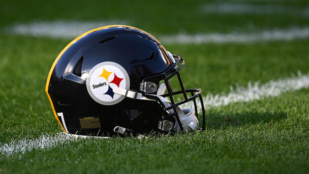 Pittsburgh Steelers' Plane Forced To Make Emergency Landing
