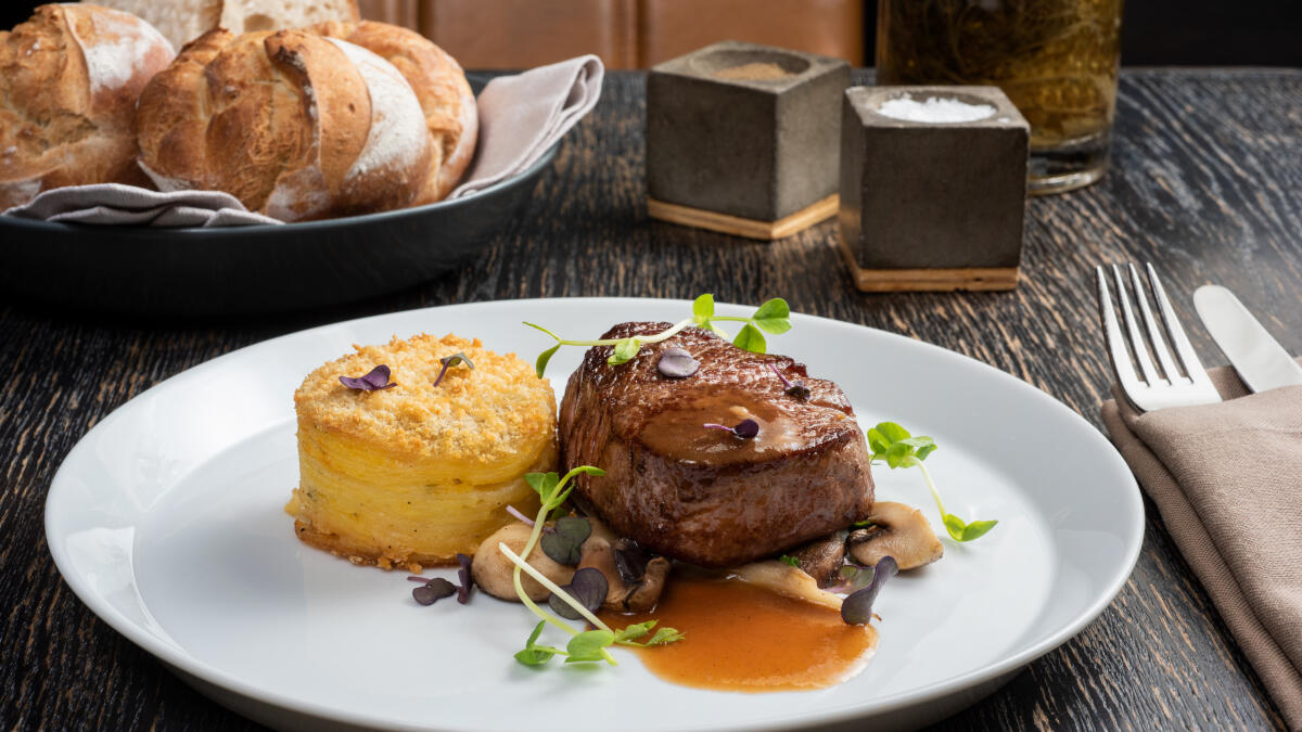 Arizona Eatery Crowned The 'Best Steakhouse' In The Entire State | iHeart