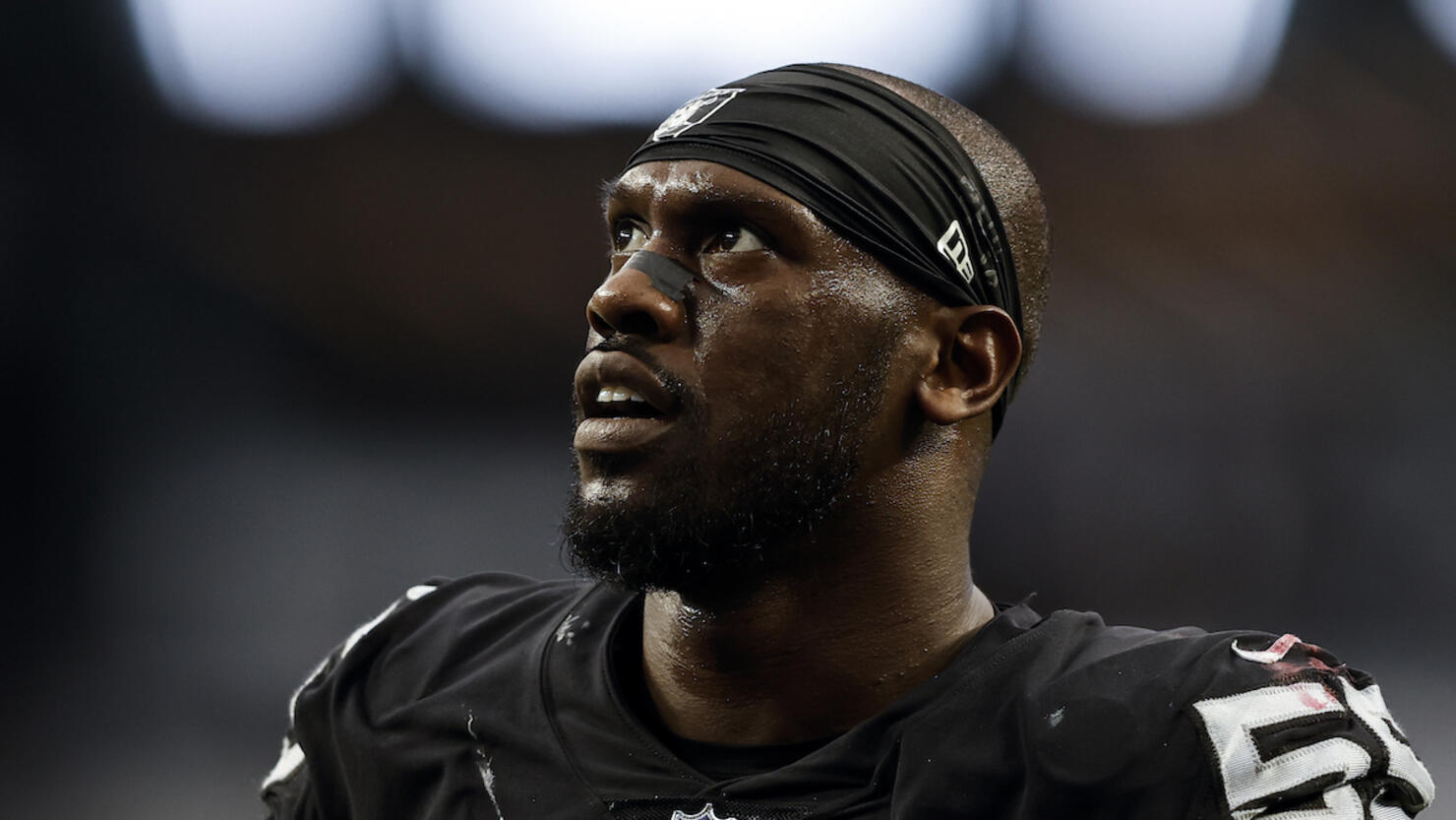 Report: Raiders releasing DE Chandler Jones after arrest