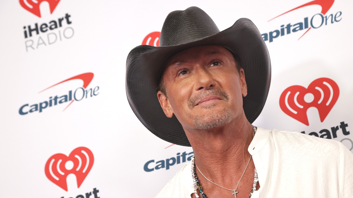 Tim McGraw Pays Tribute To Daughters On NDD - Eagle Country 99.3