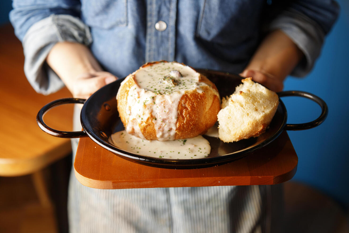 Clam chowder in bread