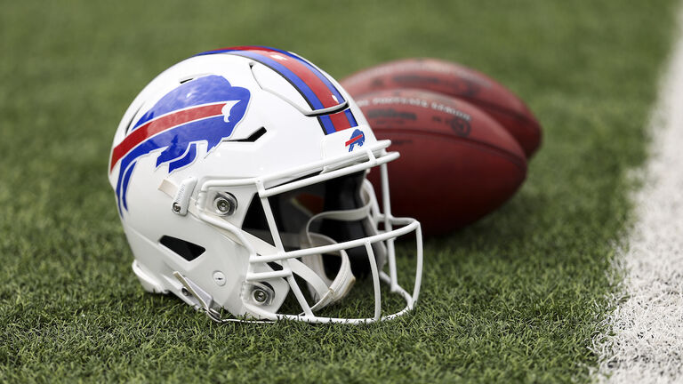 Las Vegas Raiders v Buffalo Bills