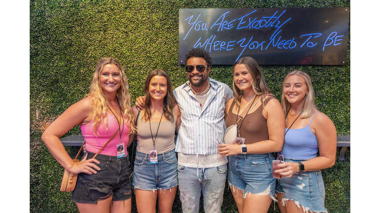 Shaggy Sunset Soundstage with 105.5 The Beat