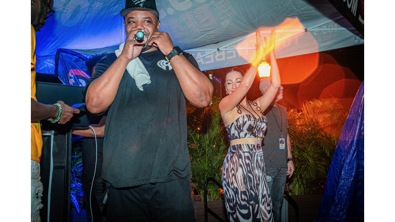 Shaggy Sunset Soundstage with 105.5 The Beat