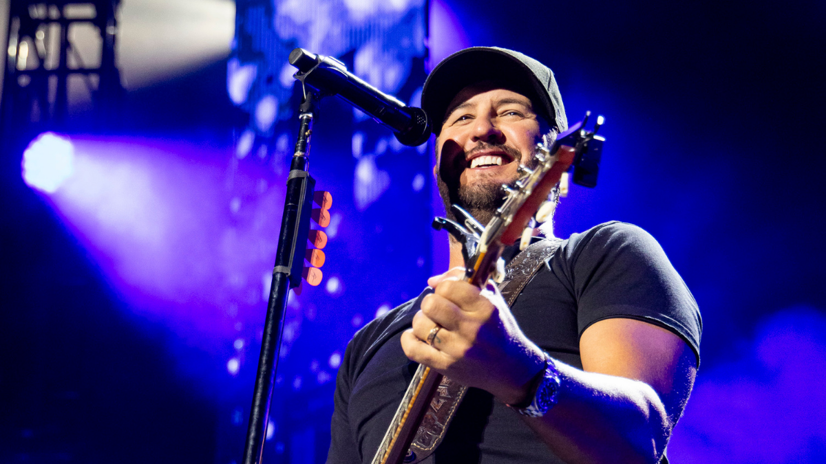 Luke Bryan Dishes About Writing Jokes With Peyton Manning For CMA ...