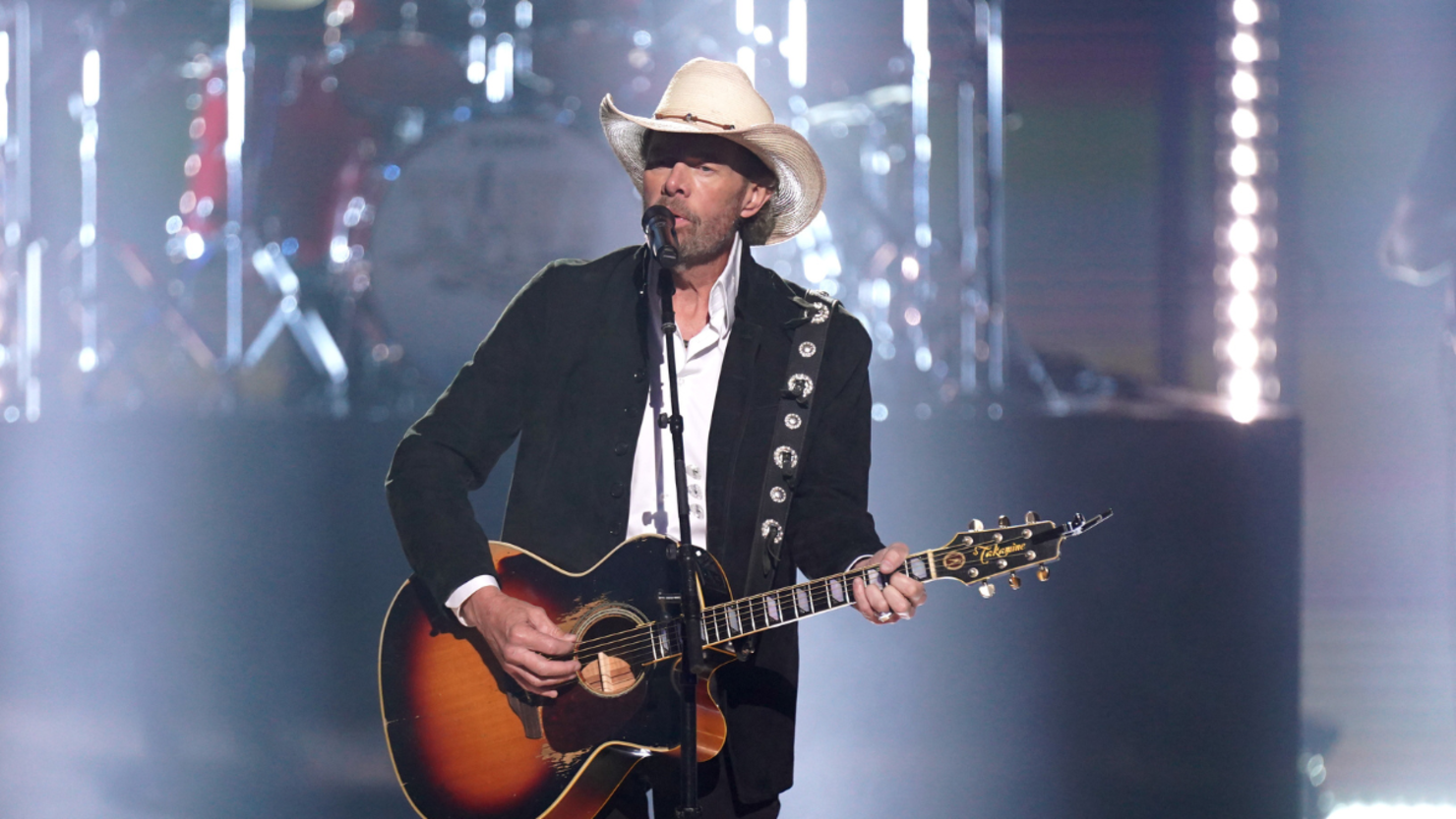 Country singer Toby Keith 'feeling good' after cancer diagnosis