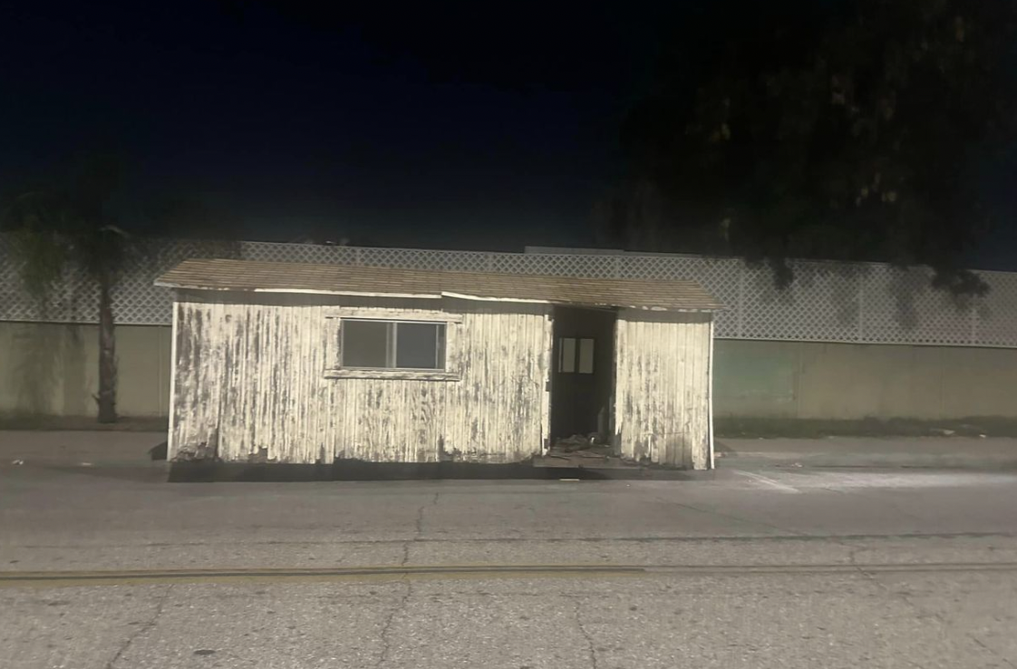 PHOTOS: Abandoned Shack Mysteriously Appears In Middle Of California ...