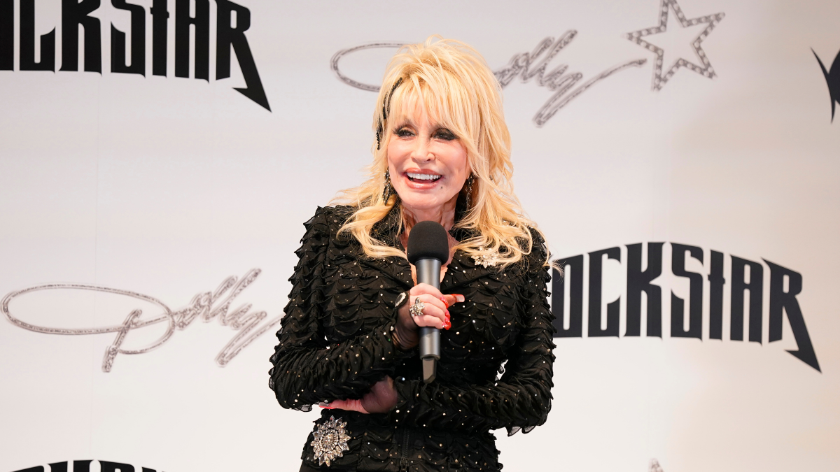 Dolly Parton's 'Rockstar' Global First Listen Event in Cinemas Worldwide  November 15