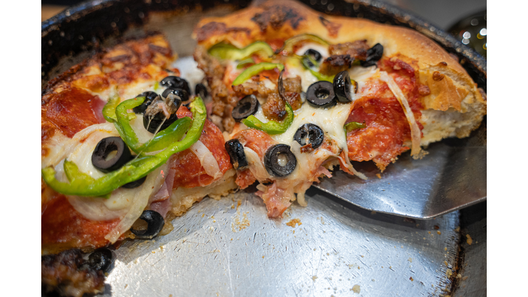 Classic Deep Dish Chicago Style Pizza Pie
