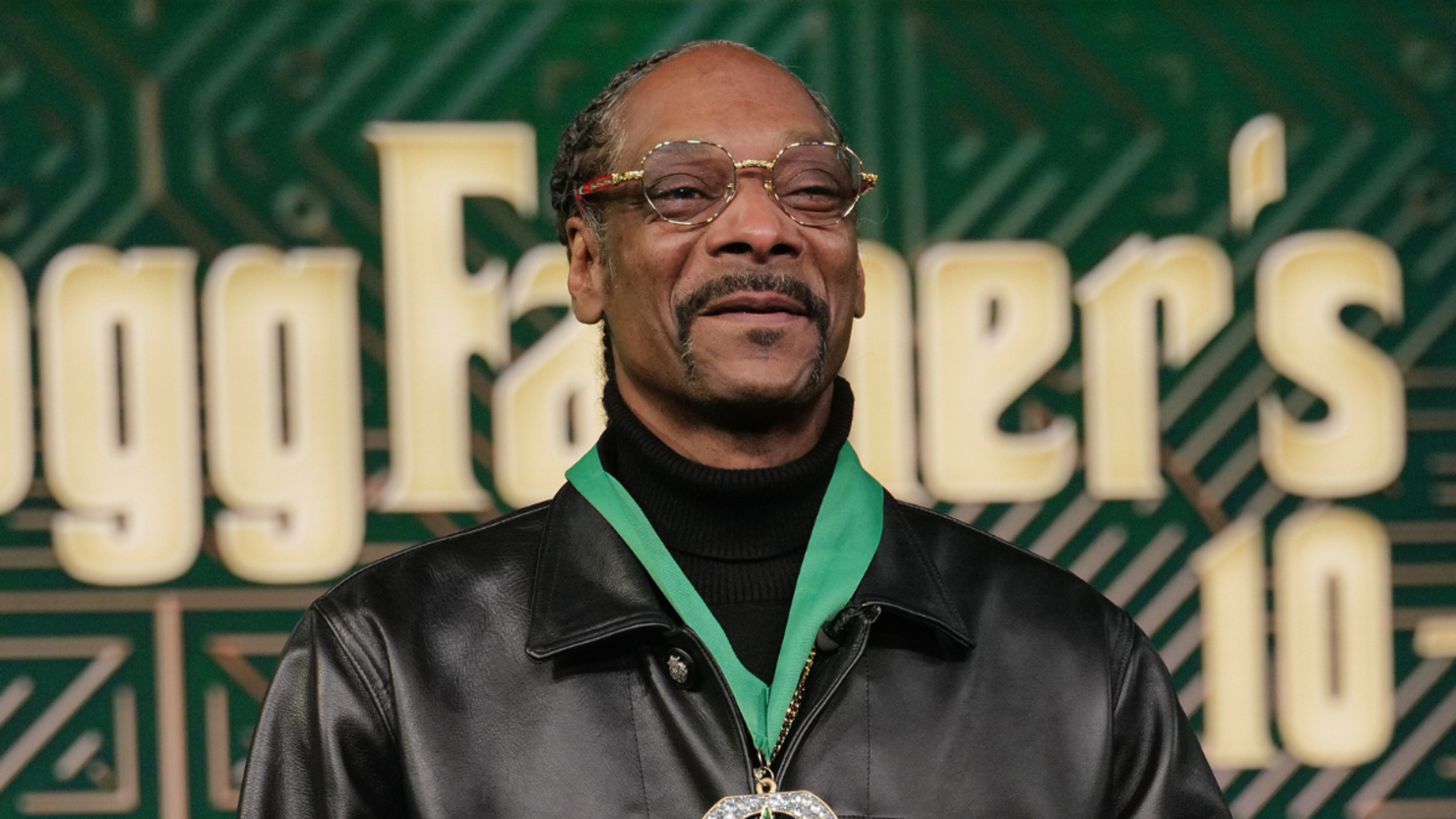 Snoop Dogg Announces He's Giving Up Smoke After Years Of