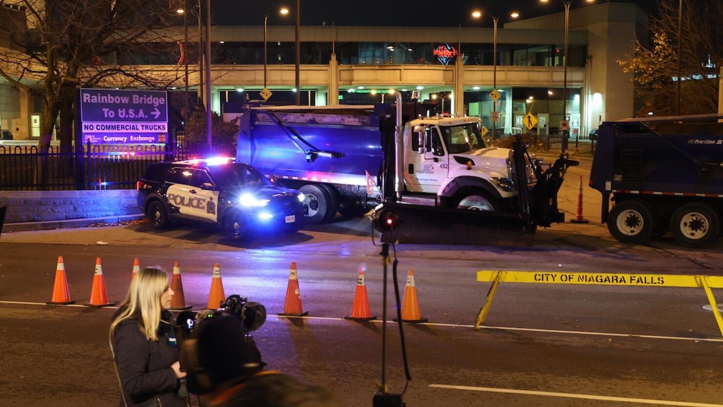 Rainbow Bridge between US, Canada closed after explosion