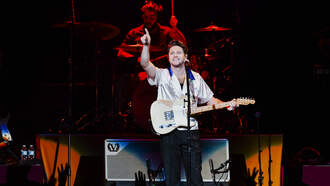 Niall Horan Closes Out 93.3 FLZ's Jingle Ball