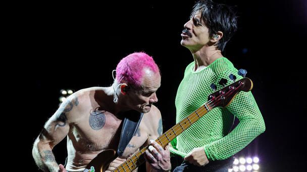 Red Hot Chili Peppers Announce 2024 US Tour With Impressive Special Guests