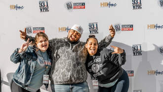 Sunday in the Country Meet & Greet Photos - Dalton Dover