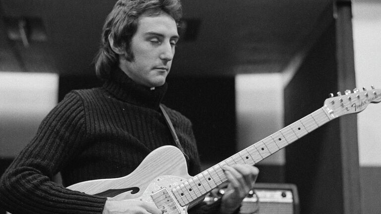 Wings Guitarist