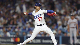 MLB Player Joe Kelly's Wife Post Funny Video To Reveal His New Number!