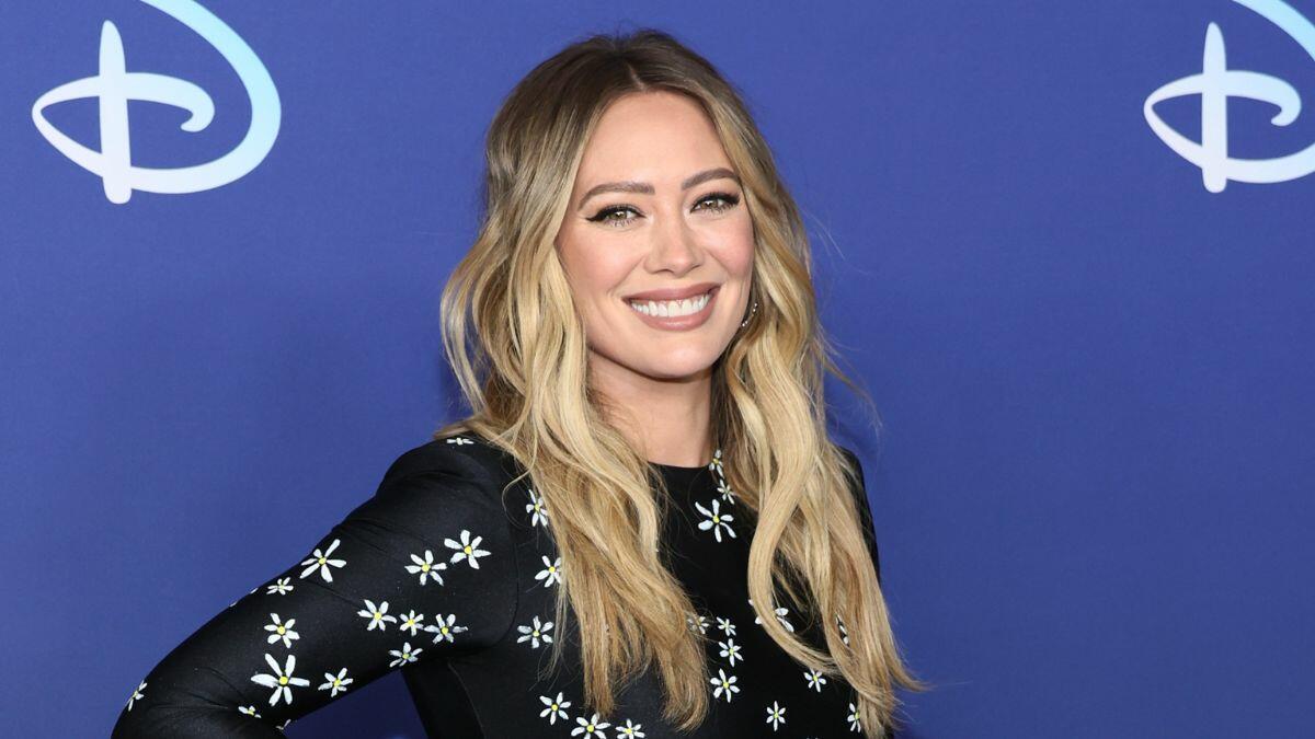 Hilary Duff Reveals She's Pregnant With 4th Baby In Family Christmas ...