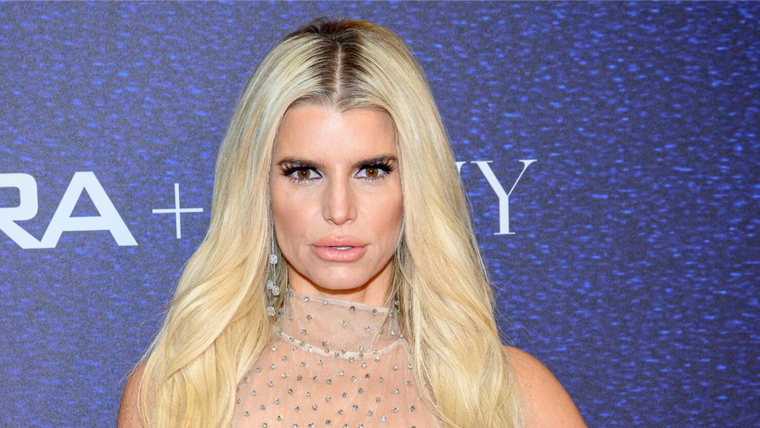 Jessica Simpson Shows Off Toned Body In 'Thirsty' Swimsuit Pic | iHeart