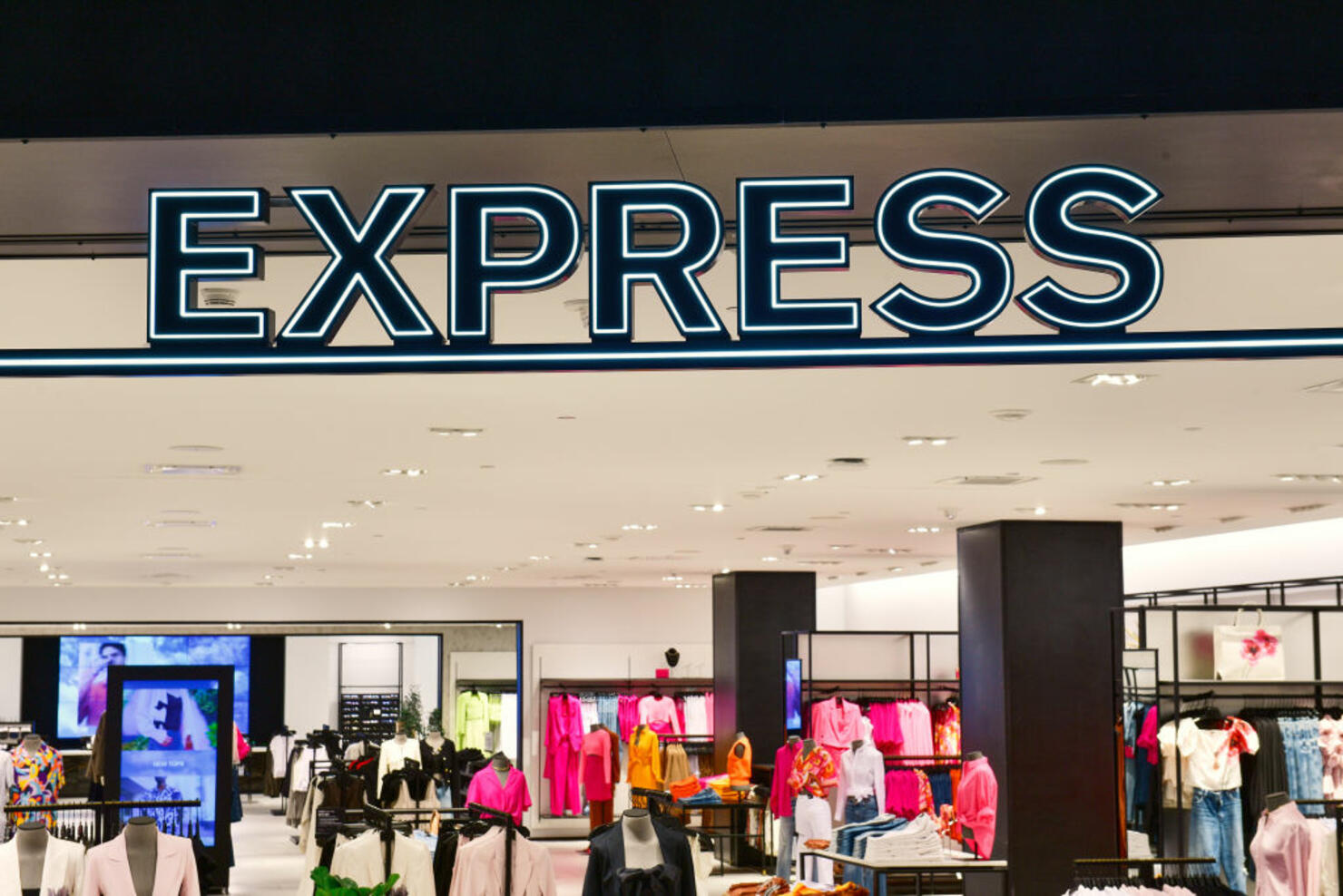 Express Store At American Dream