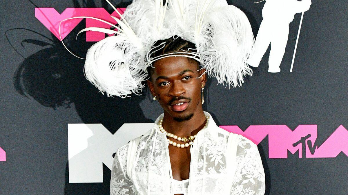 Lil Nas X Claps Back At Twitter Trolls While Announcing New Single Iheart 6829