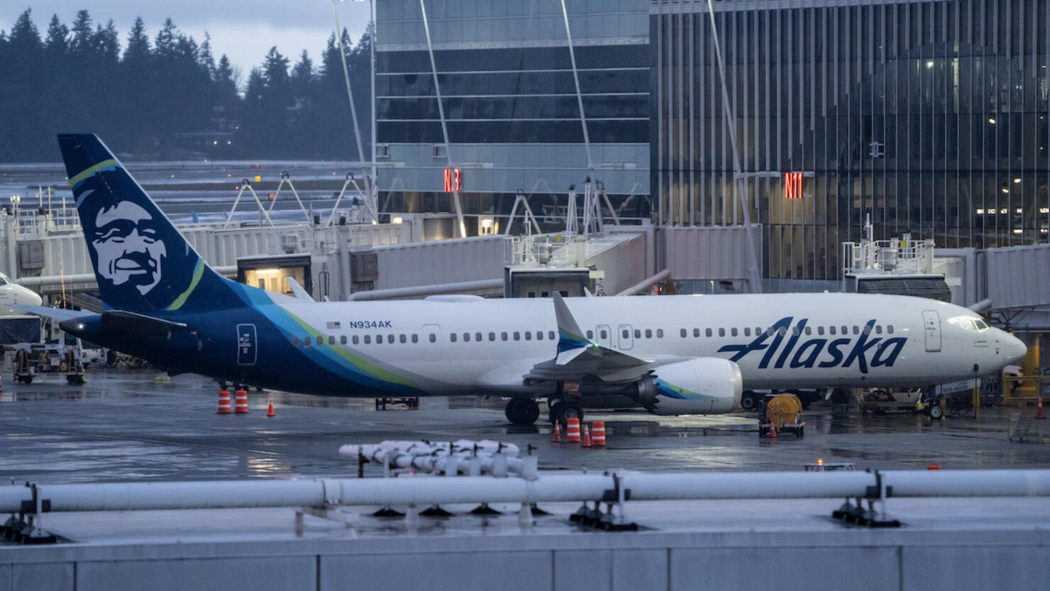 Alaska Airlines Grounds Its Fleet Of 65 Boeing 737 Max 9's, After Fuselage Section Blew Out In Flight