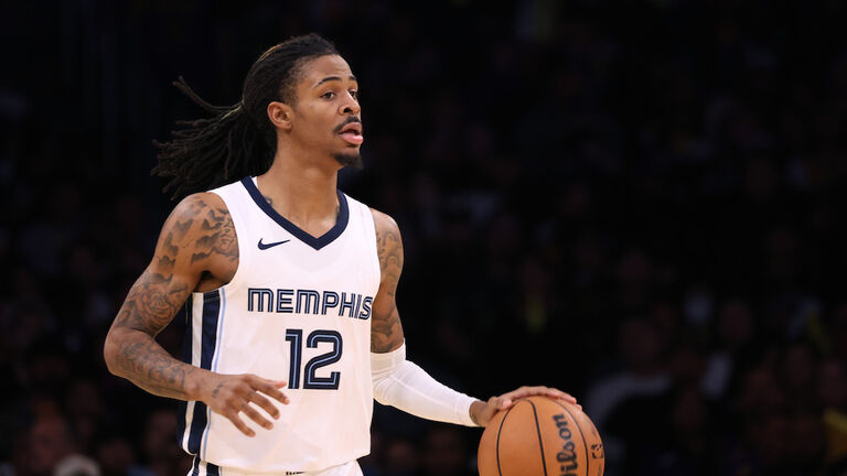 Memphis Grizzlies v Los Angeles Lakers