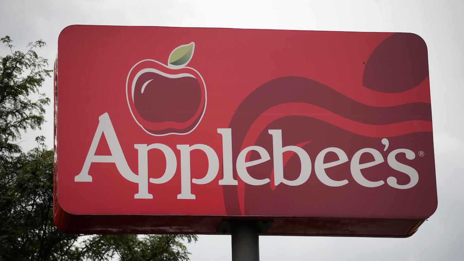 Restaurant Chains Applebee's And IHOP To Close Over 100 Stores
