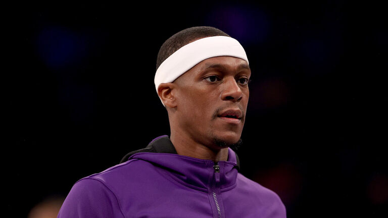 Los Angeles Lakers v New York Knicks