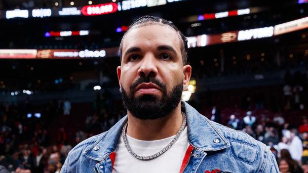 Fans Think Drake Addressed Kendrick Lamar While Flexing His Soccer Dad Fit
