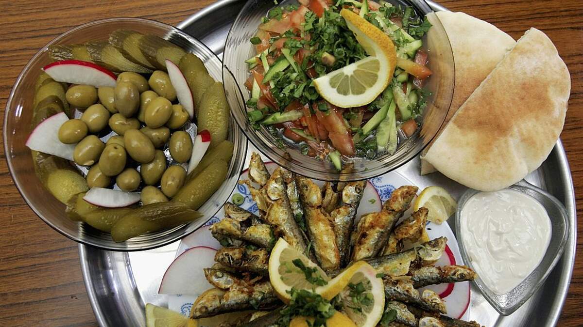 How Does the Mediterranean Diet Actually Work? A Dietitian Explains