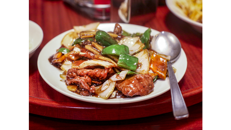 Sauté sliced beef in oyster sauce