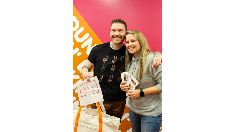 Dunkin' Music Lounge - Jana and Brent from SHINEDOWN