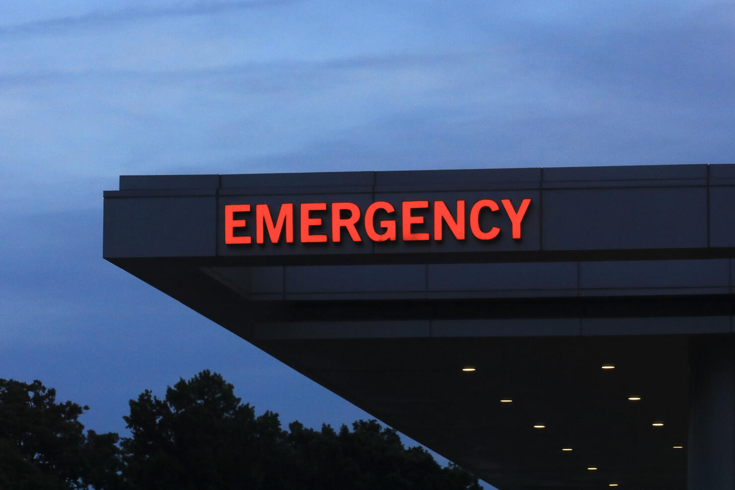 Hospital emergency room entrance sign