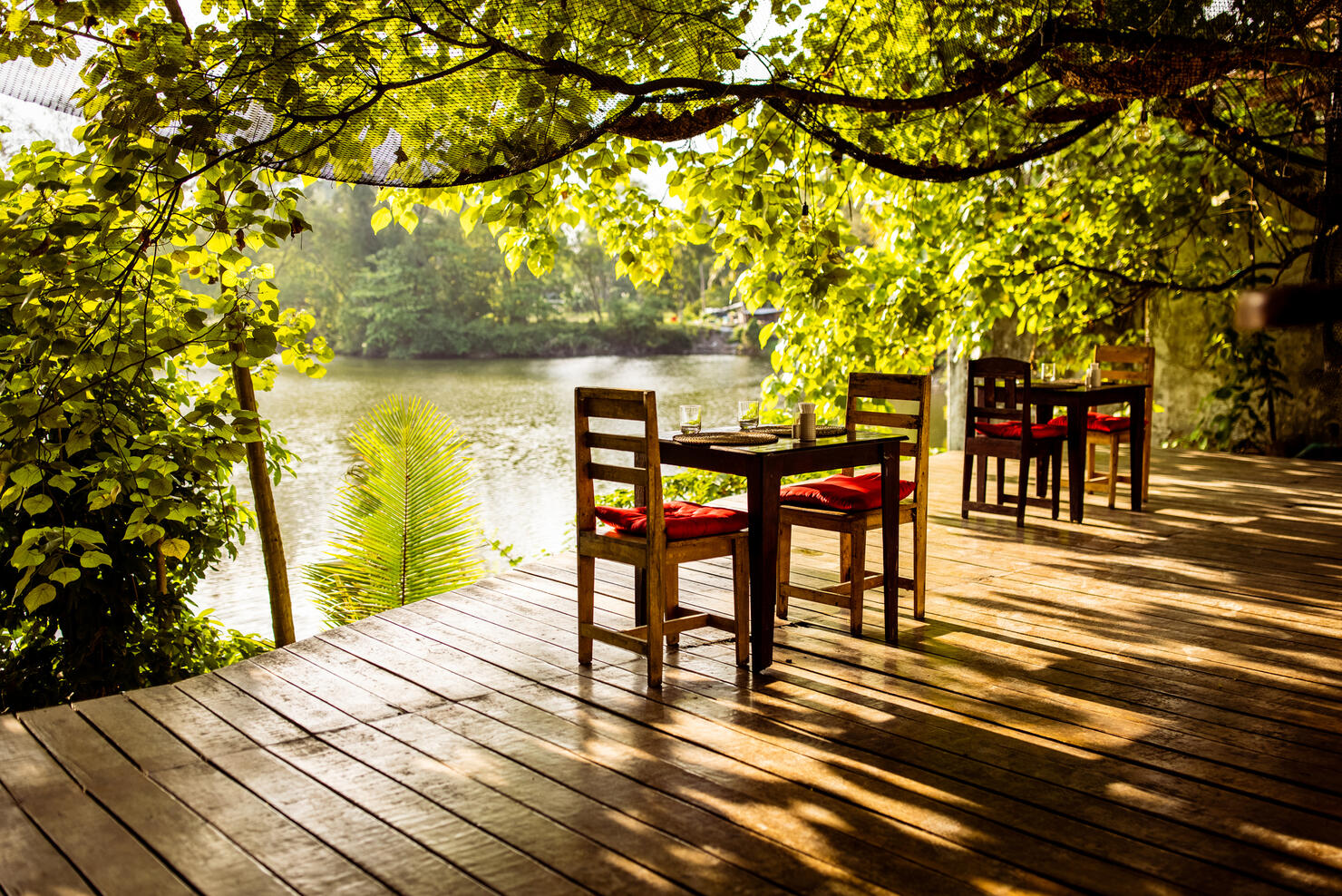 Restaurant by the lake