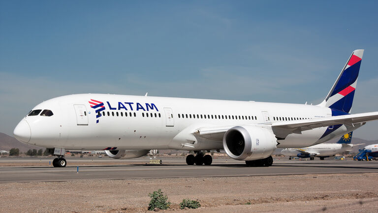 A LATAM Airlines Boeing 787-9 Dreamliner taxiing at Santiago