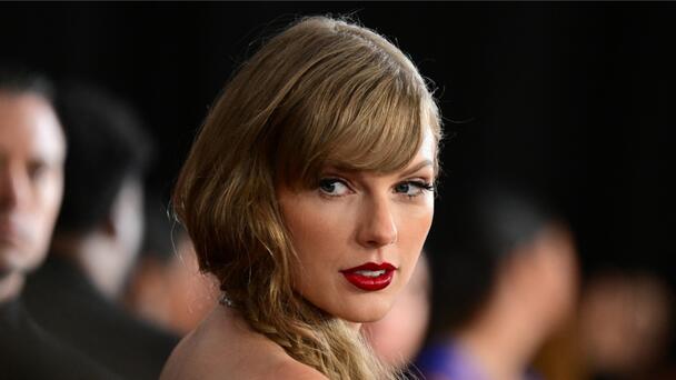 Taylor Swift's Former Teacher Reveals She Was 'Always Writing Poetry'