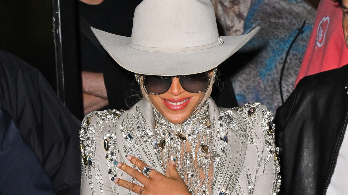 Beyoncé Hints At Collaborations, 'A Few Surprises' On 'Cowboy Carter ...